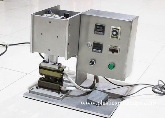 Het hete Persspuiten dekt Verzegelende Machine voor Gelamineerde Semi Automatisch van Doypack af